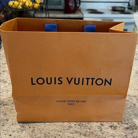 Louis Vuitton Black Monogram Card Holder - Picture 4 of 4